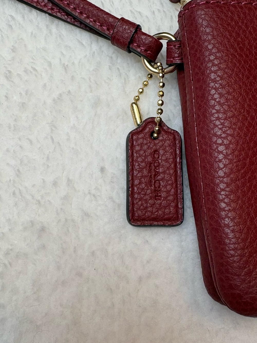 COACH Women’s Burgundy Leather double compartment Wristlet, like new! - Picture 3 of 14